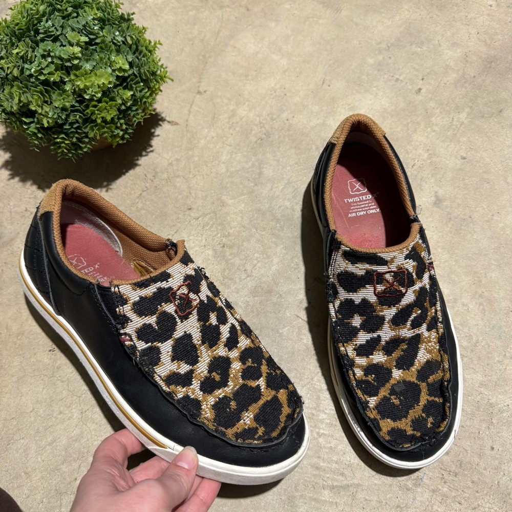 Twisted X Cheetah Leopard Slip On‎ Kicks Shoes Women Size 7.5 Leather Western